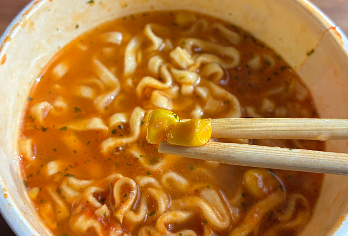 韓流辛麺 激辛濃厚カルボラーメン