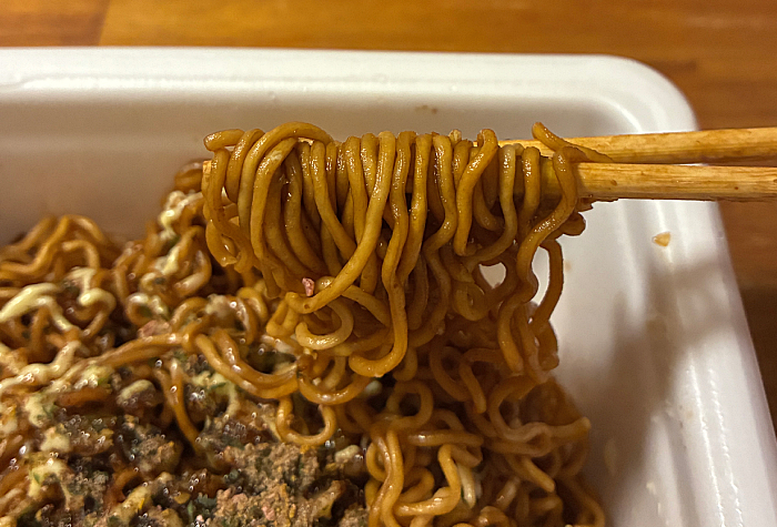 一平ちゃん夜店の焼そば 超特盛 からしマヨ2個付