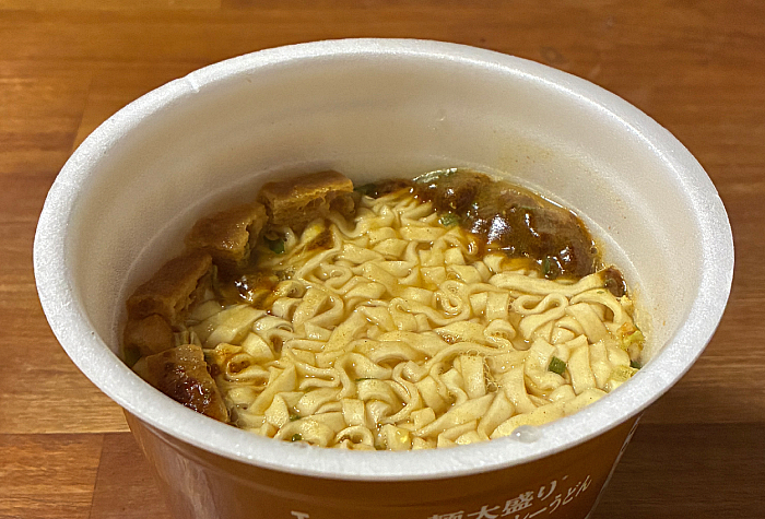 ローソン 麺大盛り 辛コク濃厚カレーうどん