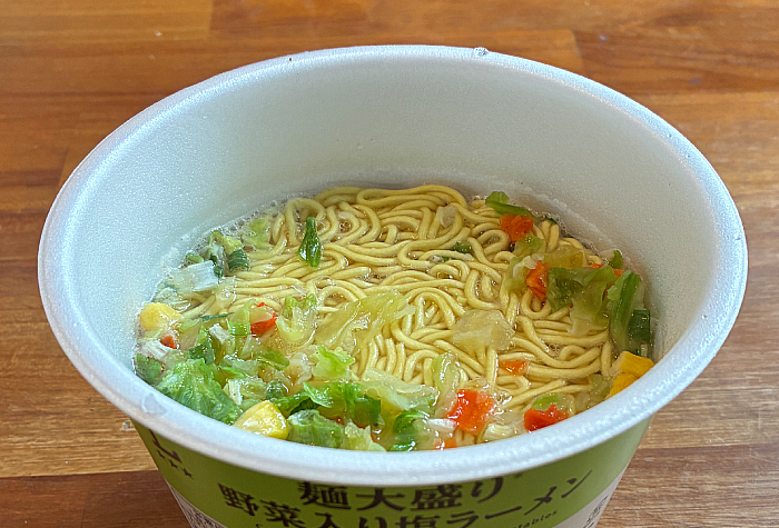 ローソン 麺大盛り 野菜入り塩ラーメン