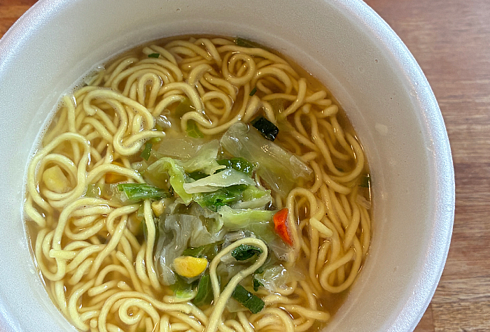 ローソン 麺大盛り 野菜入り塩ラーメン