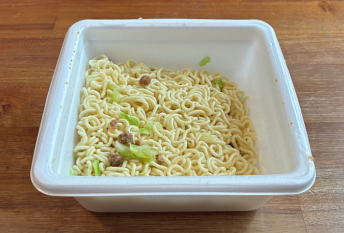 セブンプレミアム 博多だるま監修 ねぎ豚骨味まぜそば