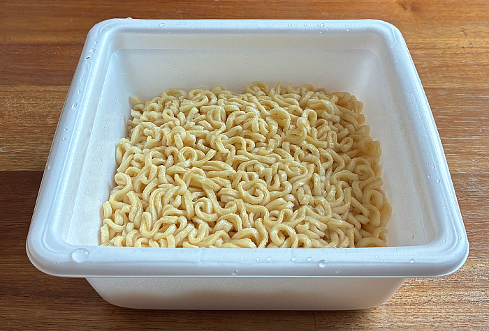 セブンプレミアム にんにく醤油まぜそば