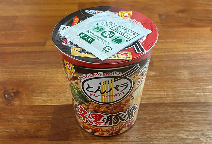 とんこつパラダイス 辛黒豚骨