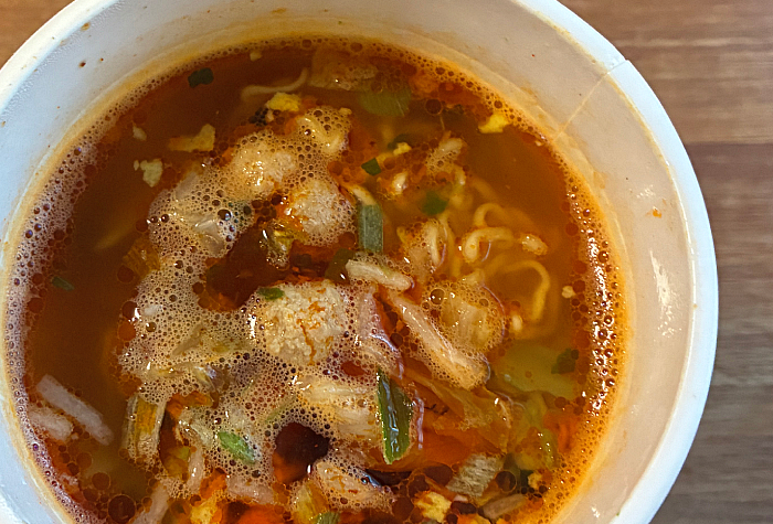 中華三昧 重慶飯店 具だくさん麻辣湯麺