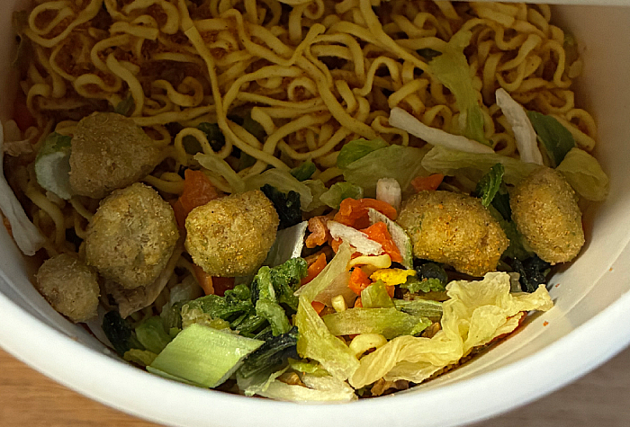 中華三昧 重慶飯店 具だくさん麻辣湯麺