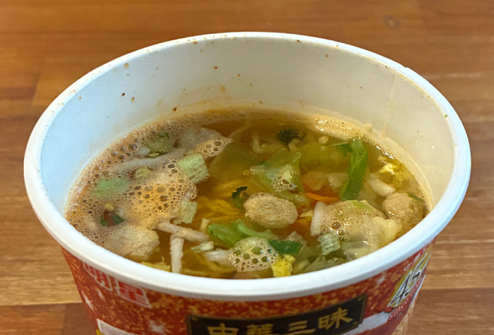 中華三昧 重慶飯店 具だくさん麻辣湯麺
