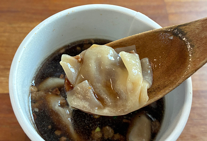 ホットワンタン にんにく黒しょうゆ味