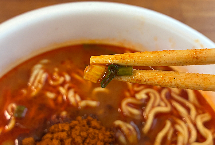 麺処井の庄監修 辛めの辛め辛辛魚らーめん