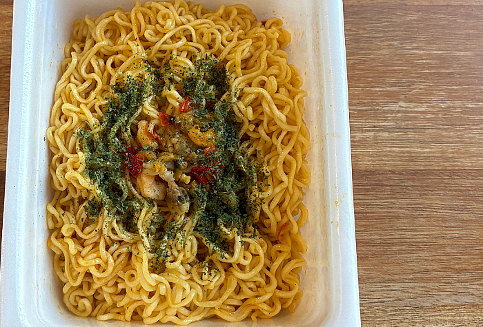 ペヤング パエリア風やきそば