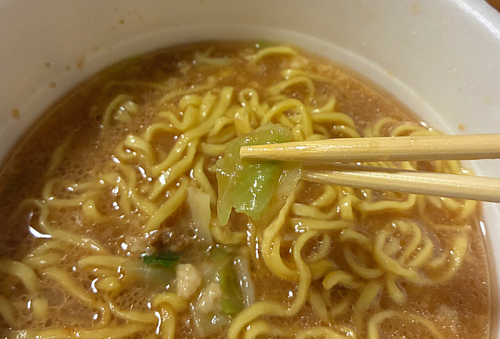 マルちゃん正麺 カップ 豚骨醤油