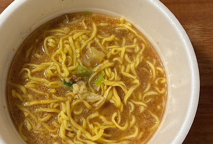 マルちゃん正麺 カップ 豚骨醤油