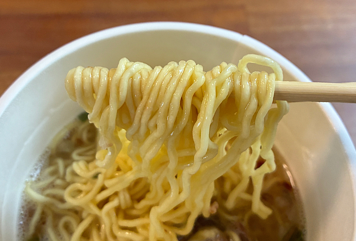 支那そばや監修 芳醇鶏油塩らぁ麺