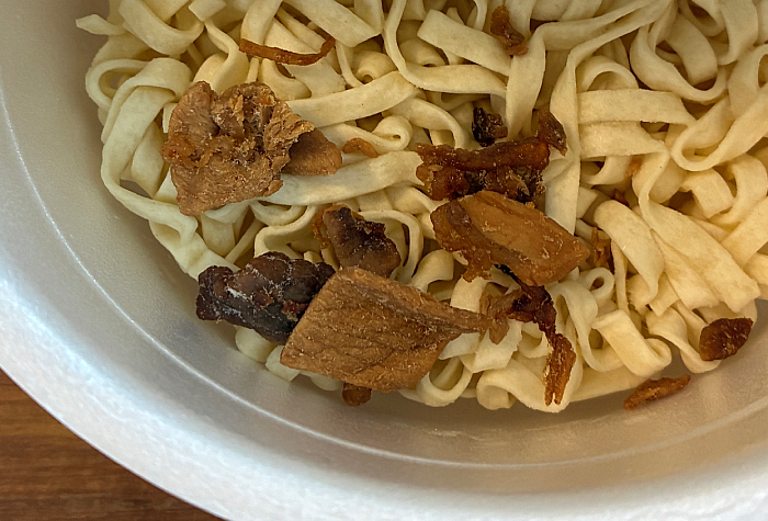 汁なし黒い豚カレーうどん
