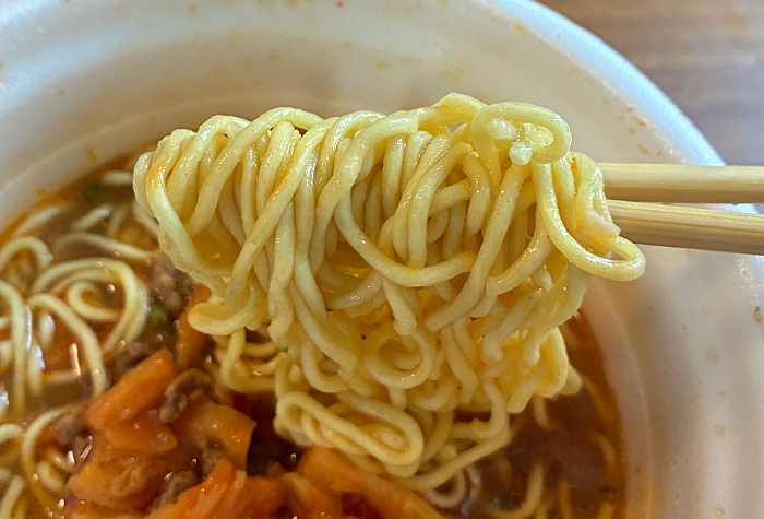 スーパーカップ 1.5倍×にじさんじ 牛キムチチゲ味ラーメン