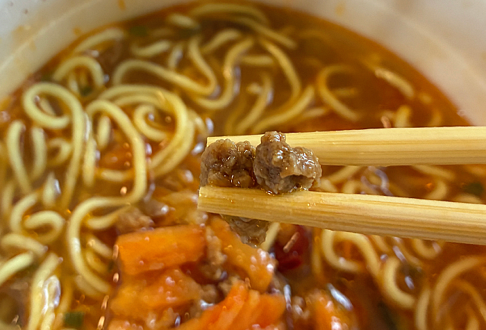 スーパーカップ 1.5倍×にじさんじ 牛キムチチゲ味ラーメン